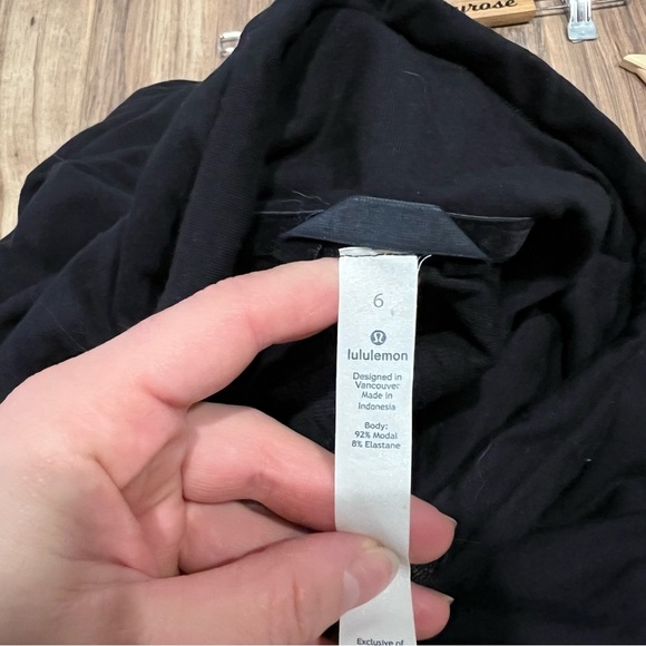 Lululemon Twisted & Tucked Long Sleeve Sweatshirt - Picture 11 of 11